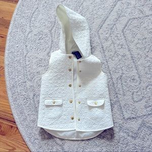 White light vest with pockets size 5/6 years